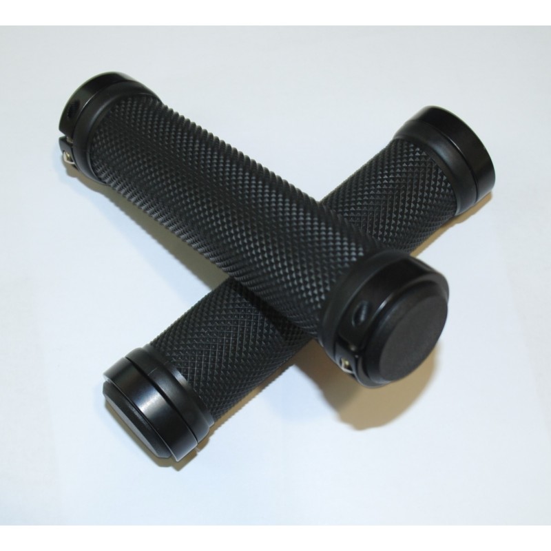 PAR PUÑOS NEGRO PUNTAS ALUMINIO NEGRO C/TORNILLO (1)
