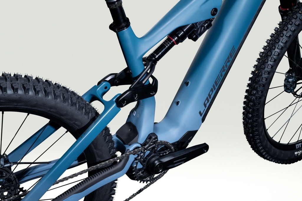 Overvolt AM CF 7.8 (7)