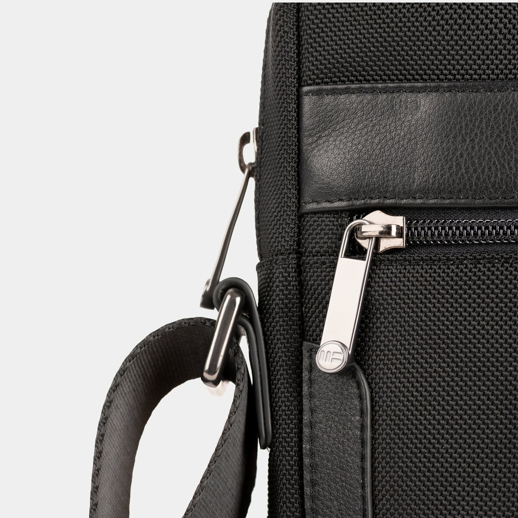 Bolso cruzado Seúl mediano de material técnico (3)