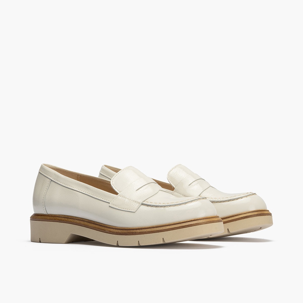 Mocasin mujer en piel charol GLACIAL (1)