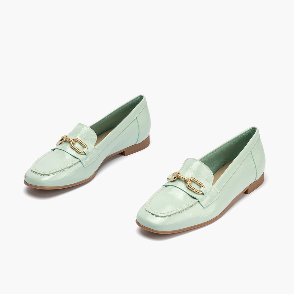 Mocasin plano con adorno metal mujer en piel charol TURQUESA (1)