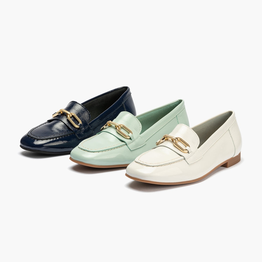 Mocasin plano con adorno metal mujer en piel charol TURQUESA (5)