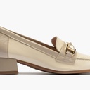 Mocasin con adorno metal mujer en piel charol BEIGE (4)