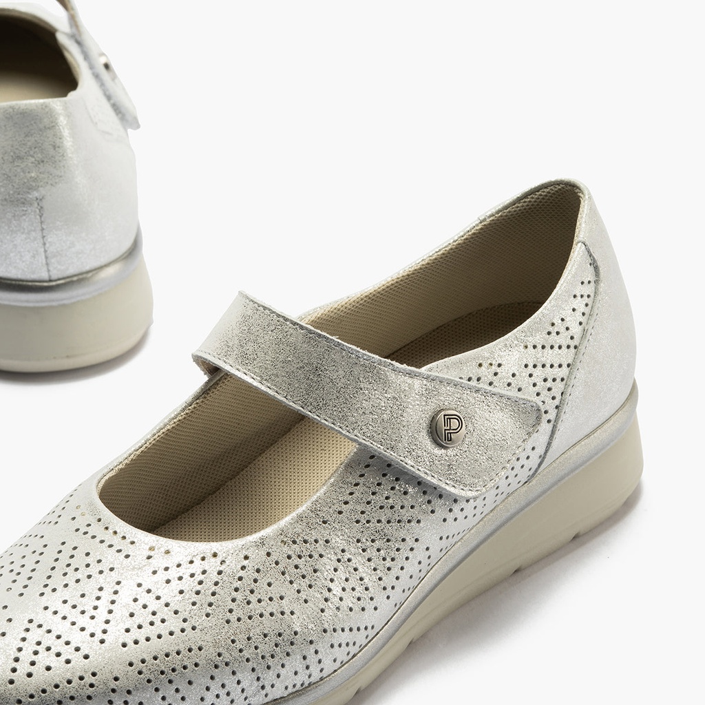 Zapato mercedes plano ancho especial con acabado brillante y suave Plata (1)