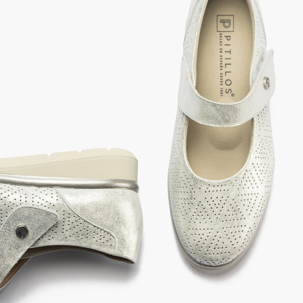 Zapato mercedes plano ancho especial con acabado brillante y suave Plata (4)