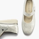 Zapato mercedes plano ancho especial con acabado brillante y suave Plata (4)
