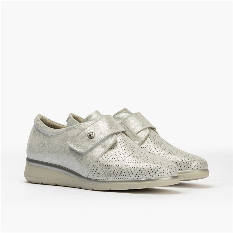 Zapato plano ancho especial con velcro en piel napa fantasía Plata (3)