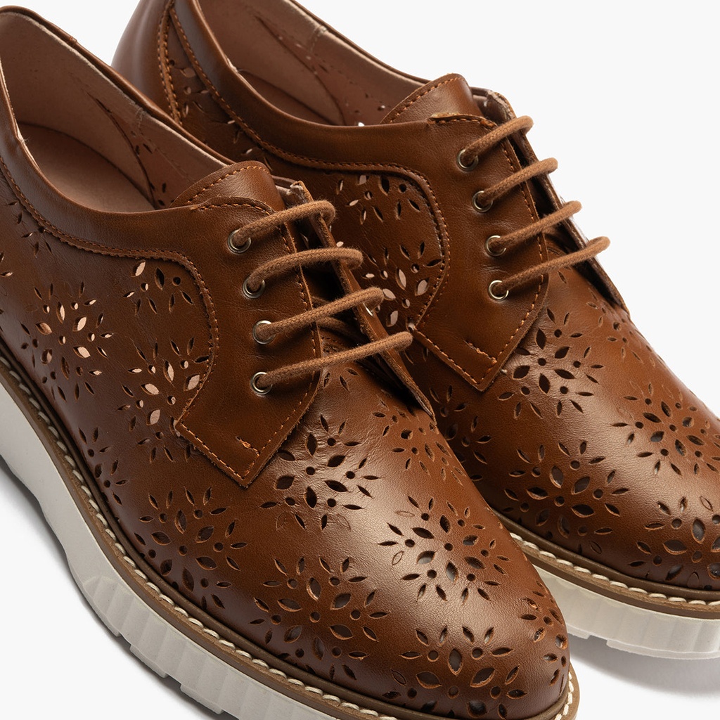 Zapato blucher con cordones, en piel napa perforada Cuero (4)