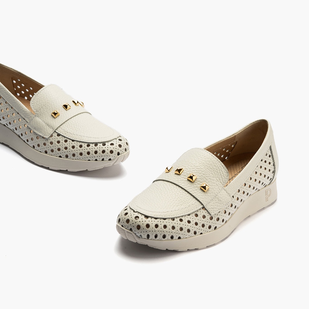 Mocasín plano con adornos, en piel napa y piel perforada Blanco (1)