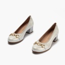 Zapato salón con tacón medio y adorno, en piel brillante Plata (1)