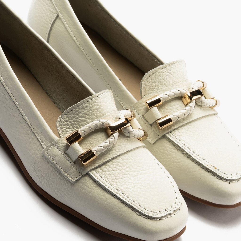 Mocasín plano en piel napa bombeada, con adorno Blanco (1)