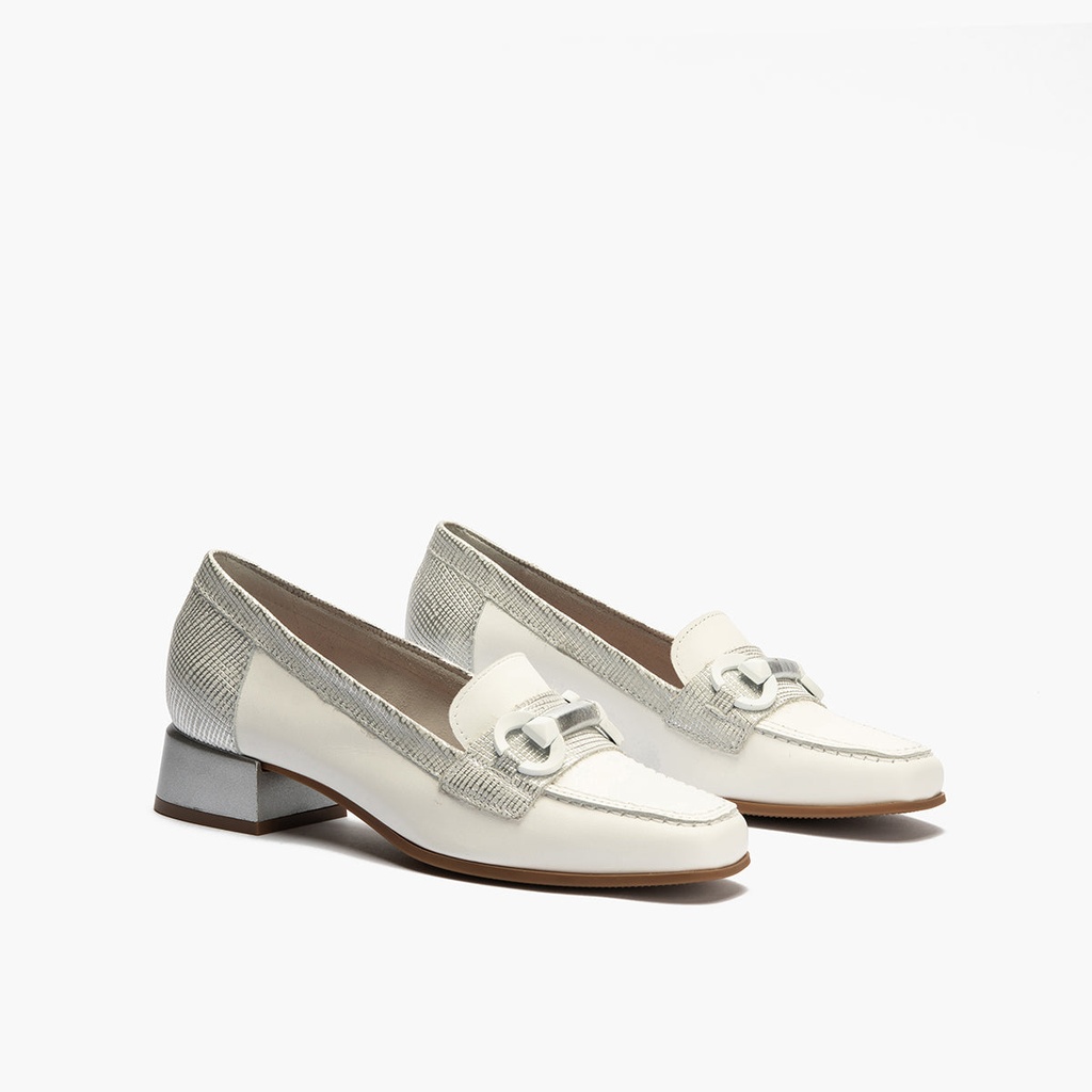 Mocasín con tacón bajo y adorno, con punta cuadrada Blanco (1)