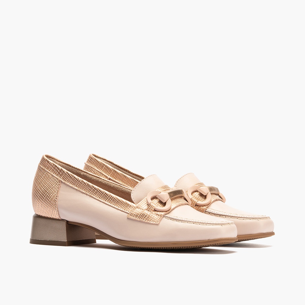 Mocasín con tacón bajo y adorno, con punta cuadrada Nude (2)