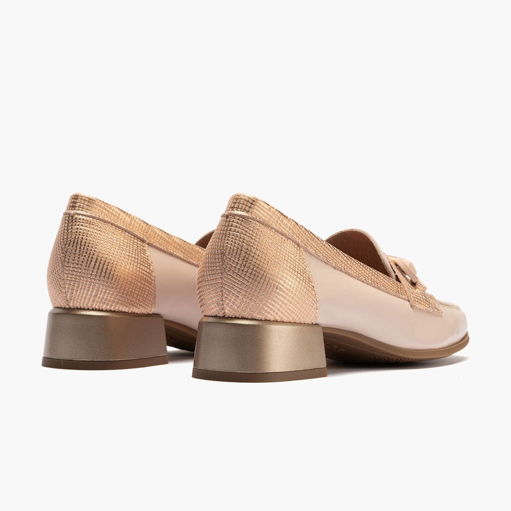 Mocasín con tacón bajo y adorno, con punta cuadrada Nude (4)