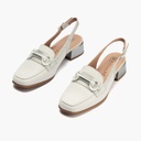 Mocasín destalonado con tacón bajo y adorno, con punta cuadrada Blanco (1)