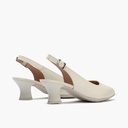 Zapato salón destalonado con tacón medio, en piel napa Glacial (2)