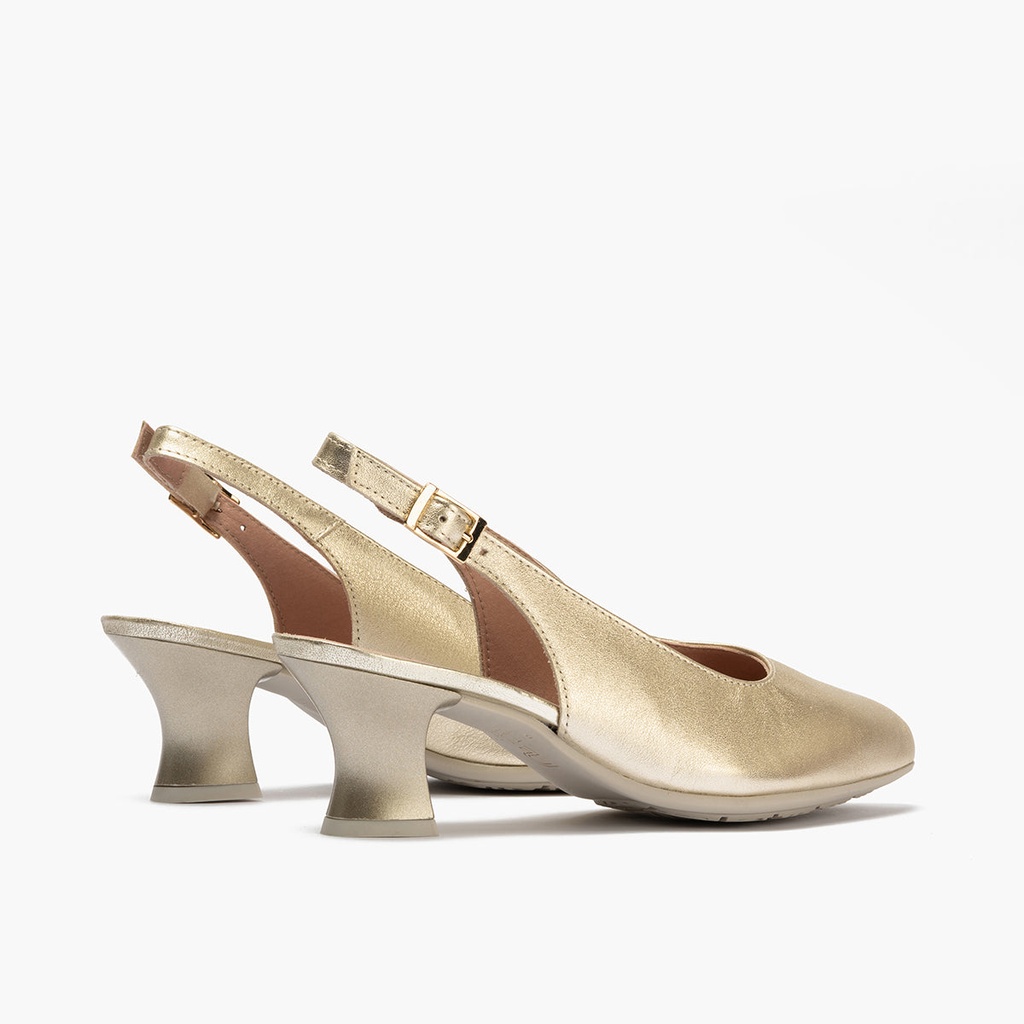 Zapato salón destalonado con tacón medio, en piel laminado Oro (2)