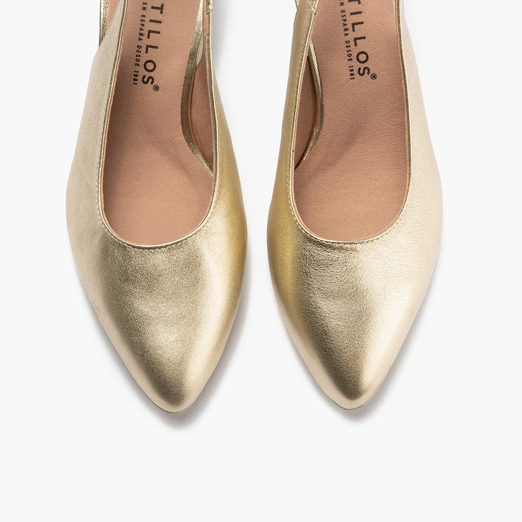 Zapato salón destalonado con tacón medio, en piel laminado Oro (4)