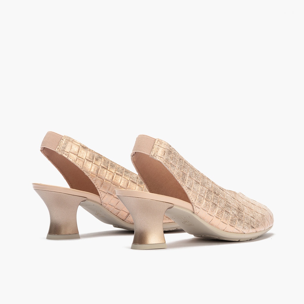 Zapato salón destalonado con tacón medio, en piel laminada Nude (2)