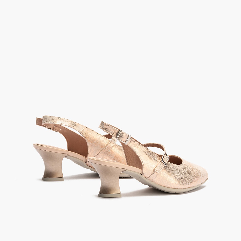 Zapato salón destalonado con tacón medio, en piel laminada y pulsera Nude (2)
