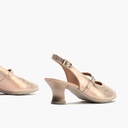 Zapato salón destalonado con tacón medio, en piel laminada y pulsera Nude (3)