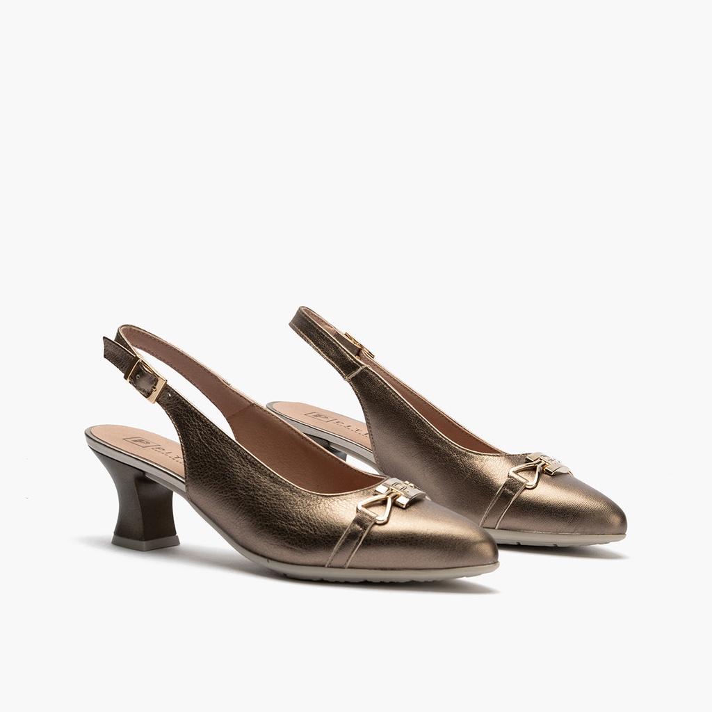 Zapato salón destalonado con tacón medio, con adorno y piel laminada Bronce (1)