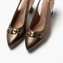 Zapato salón destalonado con tacón medio, con adorno y piel laminada Bronce (3)