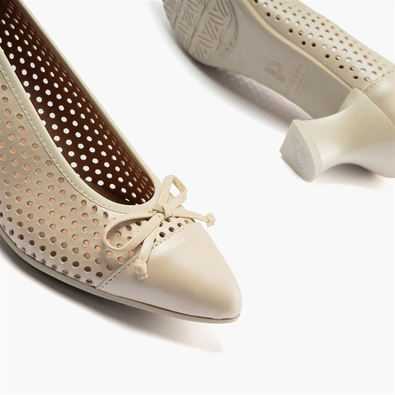 Zapato de salón con tacón medio, punta fina y adorno Oro (3)