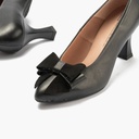 Zapato de salón con tacón alto, punta fina y detalle de lazo Negro (4)