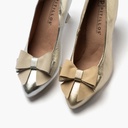 Zapato de salón con tacón alto, punta fina y detalle de lazo Oro (5)