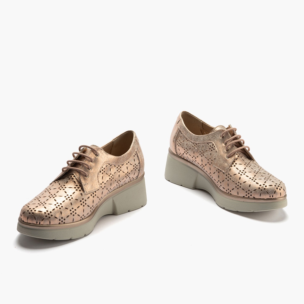 Blucher con cordones, cuña y piel fantasía Nude (4)