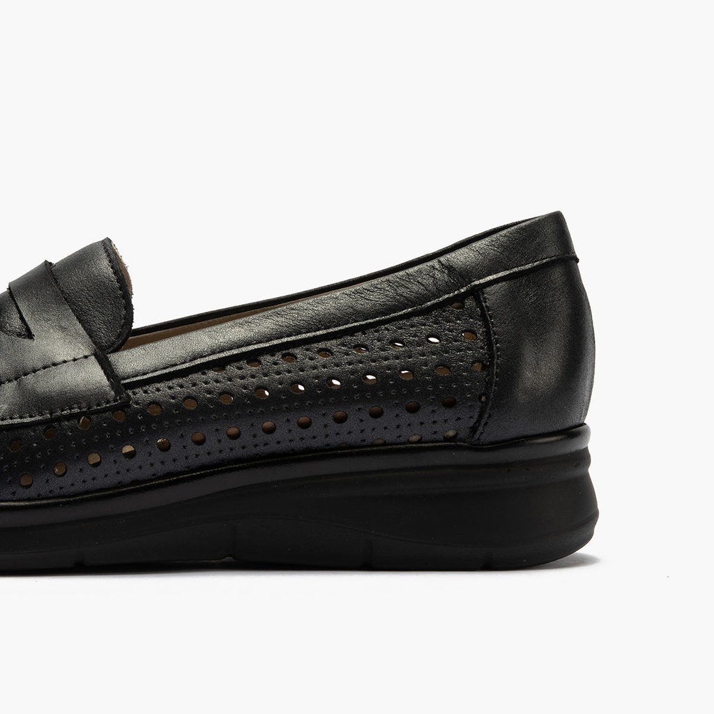Mocasín plano con antifaz en piel napa fantasía y piel napa con acabados metalizados Negro (4)