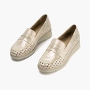 Mocasín plano con antifaz en piel napa fantasía y piel napa con acabados metalizados Oro (1)
