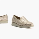 Mocasín plano con antifaz en piel napa fantasía y piel napa con acabados metalizados Oro (2)