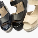 Sandalia cuña con velcros en piel fantasía y piel napa Crema (5)
