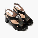 Sandalia con tacón alto y detalles metalizados Negro (4)