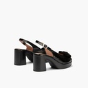 Zapato de salón con tacón plataforma y detalle floral Negro (3)