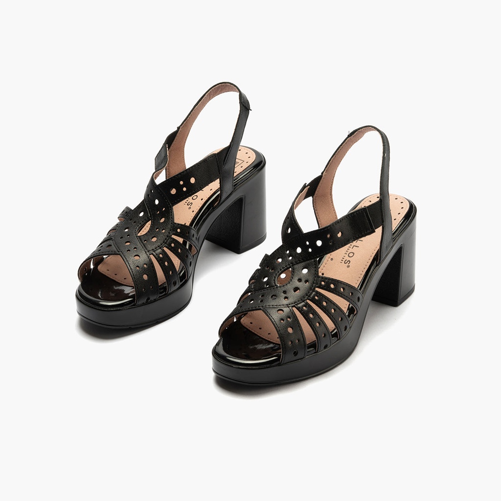 Zapato de salón con tacón plataforma y detalles metalizados Negro (1)