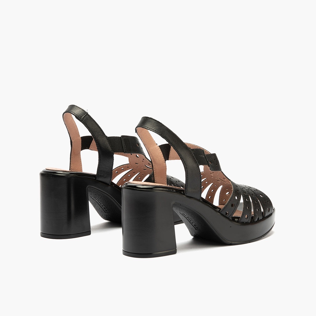 Zapato de salón con tacón plataforma y detalles metalizados Negro (3)