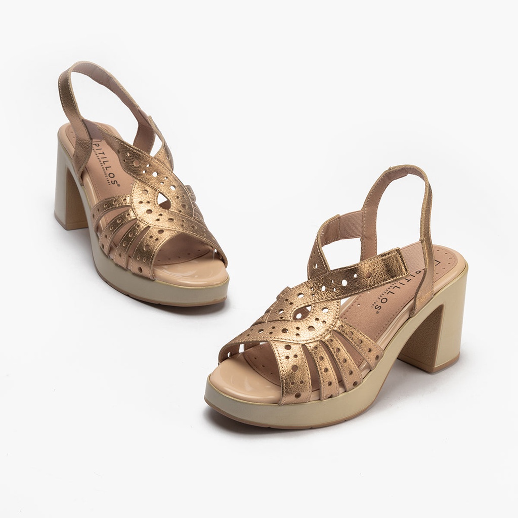 Zapato de salón con tacón plataforma y detalles metalizados Nude (1)
