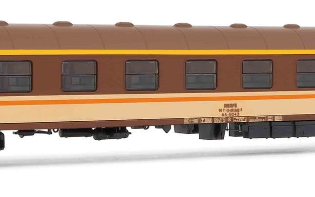 RENFE, coche AA-8000, decoración “Estrella” 1ª clase, ép. IV (2)