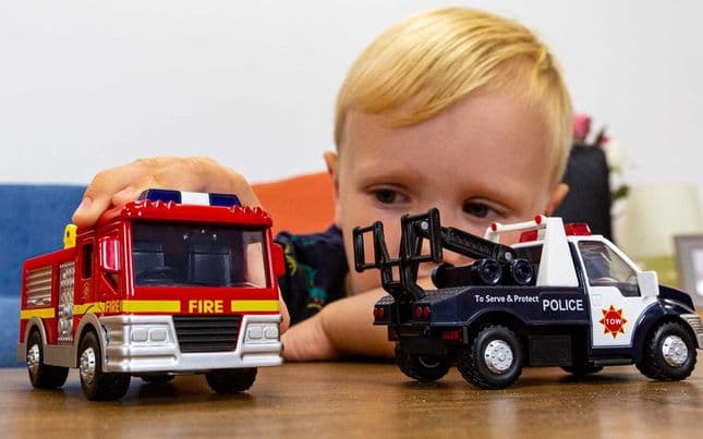 CHUNKIES Police Tow (3)