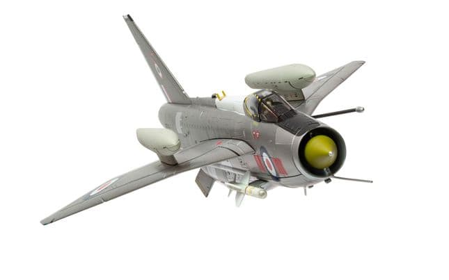 English Electric Lightning F.6 - RAF No. 5 Sqn - RAF Leconfield (7)