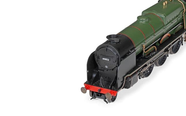 BR (Early), Lord Nelson Class, 4-6-0, 30852 'Sir Walter Raleigh' - Era 5 (5)