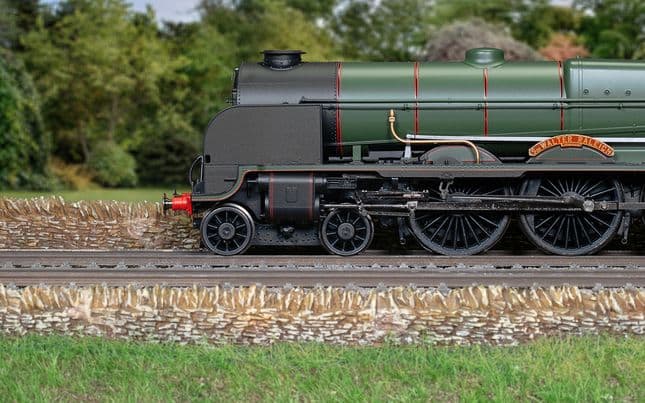 BR (Early), Lord Nelson Class, 4-6-0, 30852 'Sir Walter Raleigh' - Era 5 (7)