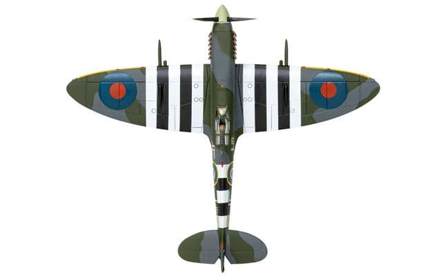 Supermarine Spitfire Mk.IX W/Cdr. J.E. Johnson (7)