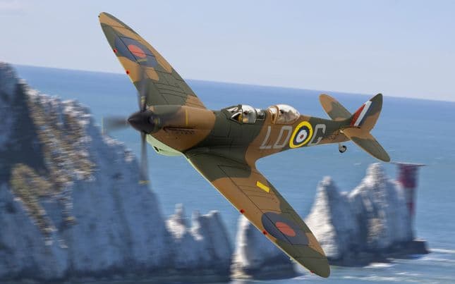 Supermarine Spitfire T9 - SM520 - Spitfires.com - Goodwood Aerodrome (8)