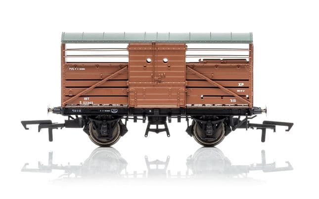 Dia.1530 Cattle Wagon, British Railways - Era 4 (1)