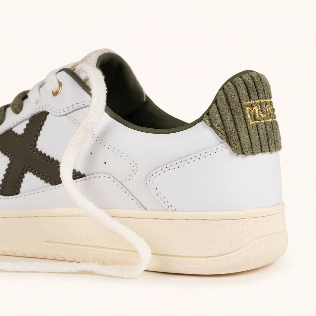 MUNICH LEGIT 125 Sneakers Retro tennis and skate organic essence in White and Olive Green (3)