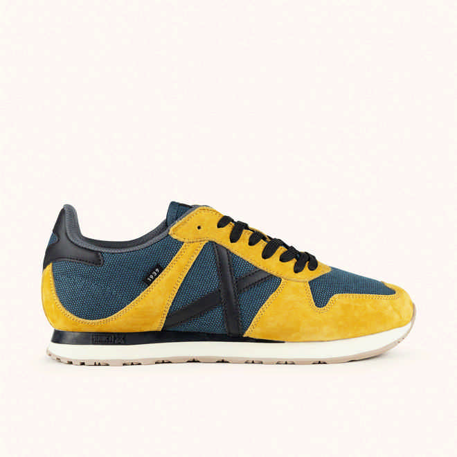 MUNICH MASSANA CLASSIC MAN 616 Retro Running Sneakers Yellow and Blue with Black details (1)